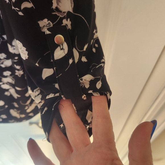 Lily Morgan Stretchy Floral  Short Sleeve Blouse Size XL - Picture 7 of 9